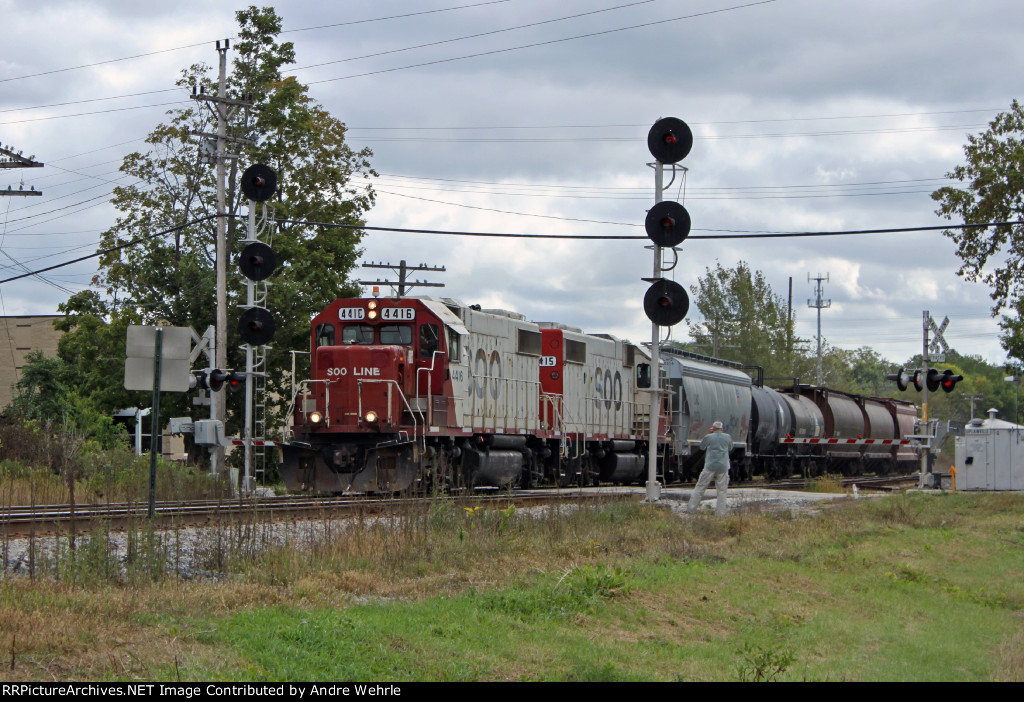 Local G67 splits the signals going west